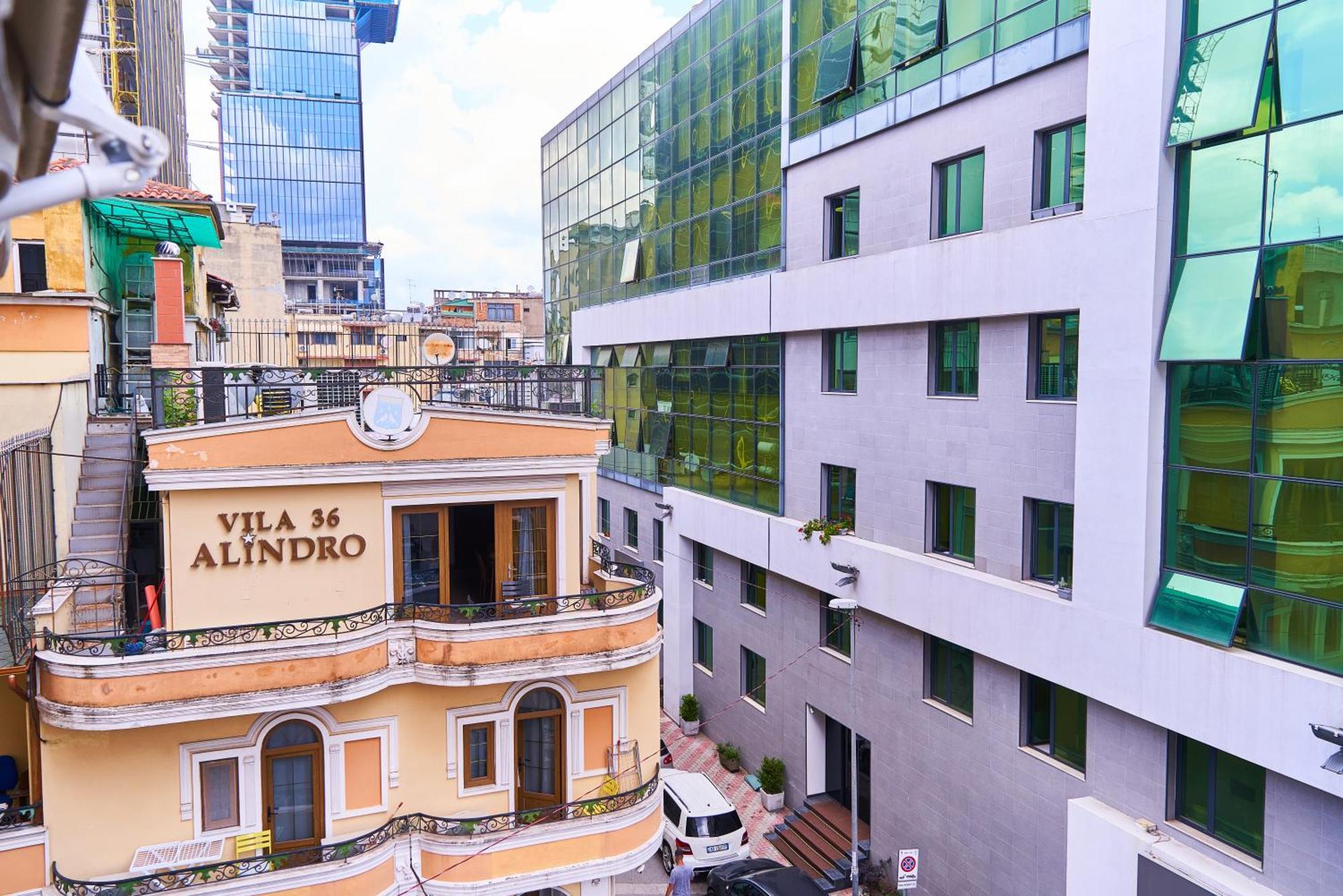 Kalpazo Home Skanderbeg Square 地拉那 外观 照片